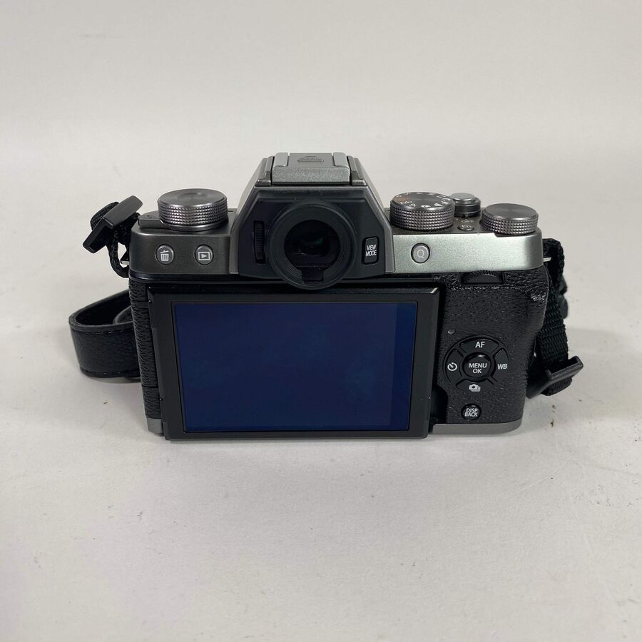 Fujifilm X-T100 FF180001 24.2MP Digital Camera w/ Fujifilm 15-45mm Lens