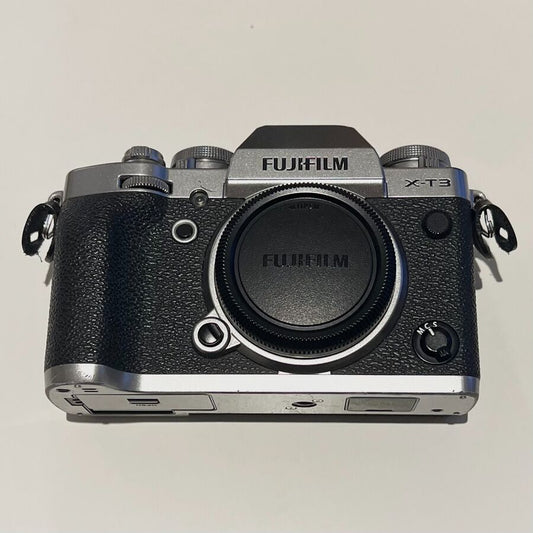 Fujifilm X-T3 26.1 MP DSLR Camera - Silver (Body Only) + 2 batteries