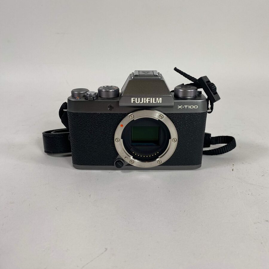 Fujifilm X-T100 FF180001 24.2MP Digital Camera w/ Fujifilm 15-45mm Lens